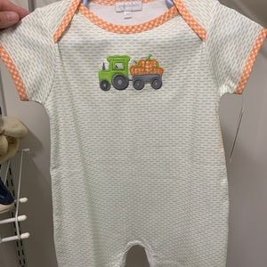 BNWT. ADORABLE FALL BOYS OUTFIT